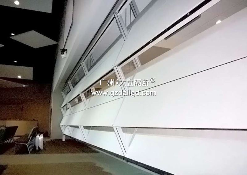会议厅垂直升降电动活动隔断项目