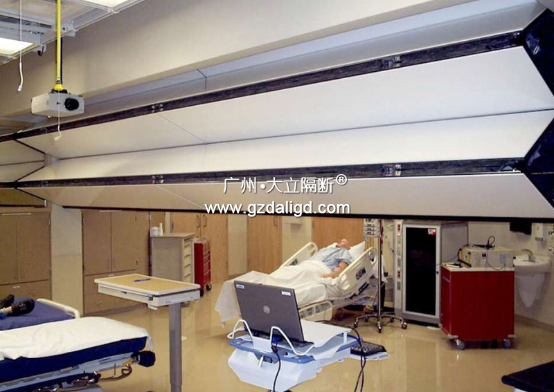 医院垂直升降电动活动隔断项目